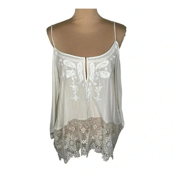 🤍‎ Ecoté Boutique Embroidered Lace Top Small - Picture 2 of 6